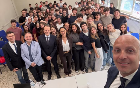 Napoli, i commercialisti incontrano gli studenti del Liceo Mercalli 4 I commercialisti incontrano gli studenti del Liceo Mercalli