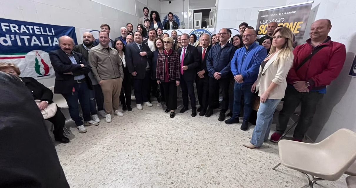 Luciano Schifone inaugurazione comitato