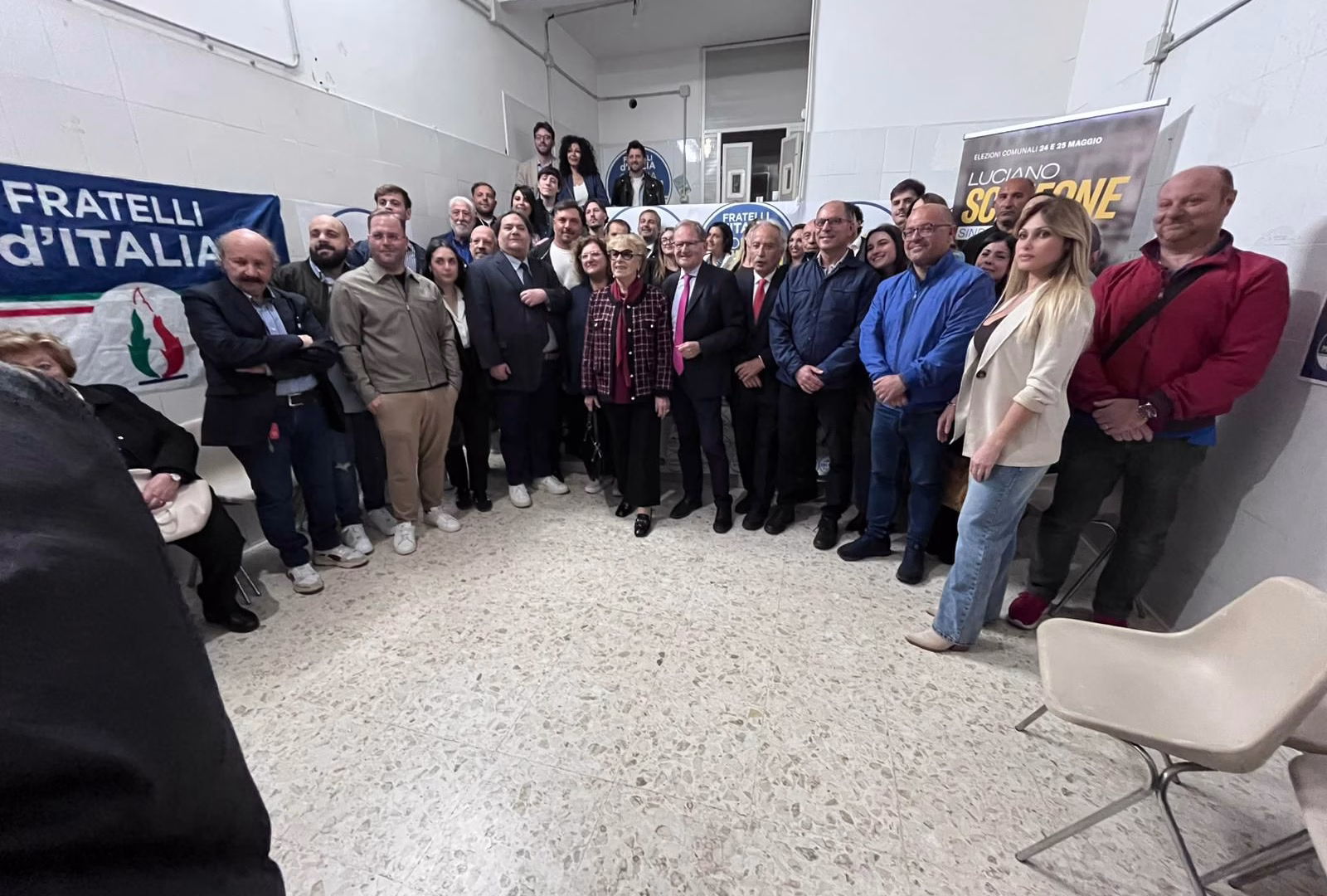 Luciano Schifone inaugurazione comitato
