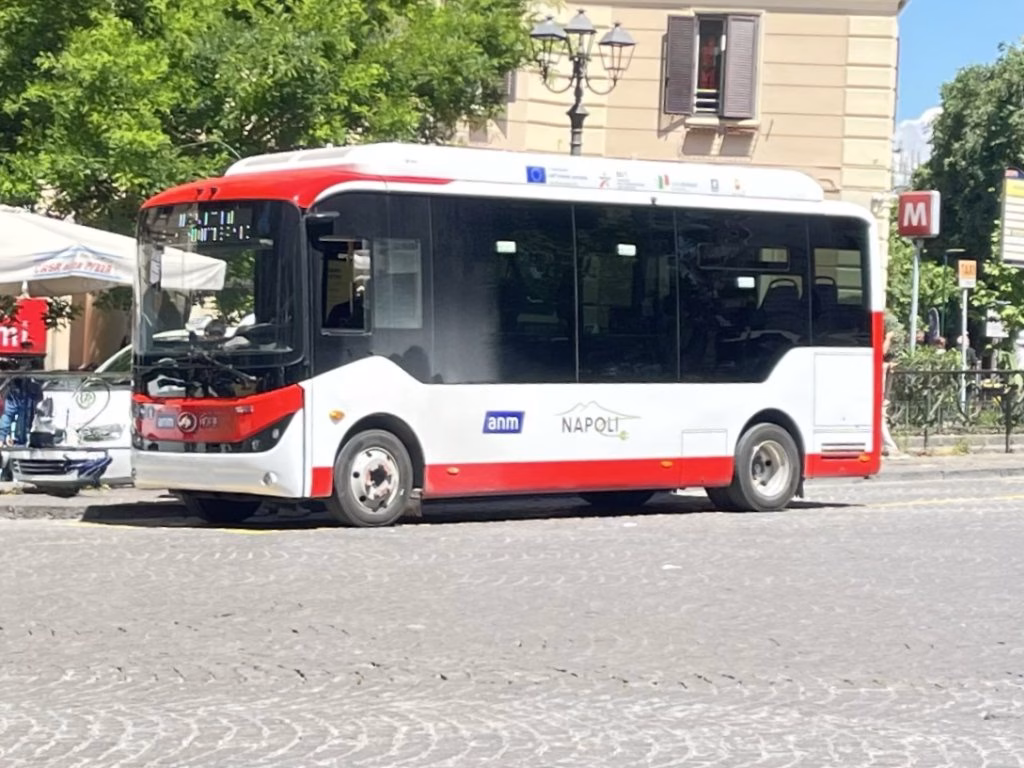 Napoli navetta funicolare Montesanto