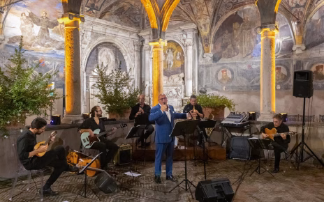 La canzone classica napoletana nel cuore della città: Pisapia & Gruppo Smeraldo in concerto al Complesso Monumentale di Santa Maria La Nova 4 PISAPIA GRUPPO SMERALDO copia