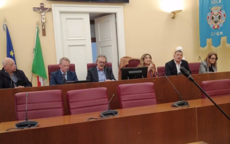 Nola, grandi consensi per la presentazione del libro di Sandro De Rosa: misteri e fascino del Convento di Sant'Angelo in Palco 5 Sala consiliare
