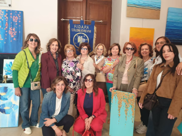 Palma Campania, l’azzurro della speranza: il viaggio artistico di Giusy Nunziata 8 a3a3773b f100 41dd ae3c 31cc92bec594