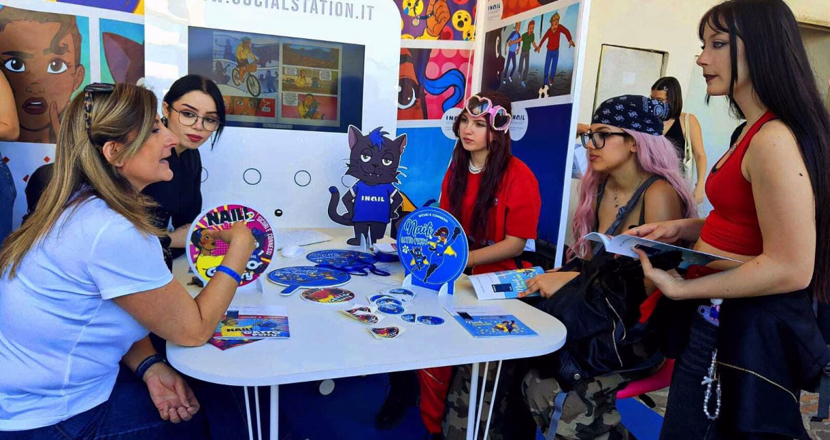 foto direttore generale inail Pomponio al tavolo socialstation al comicon 1