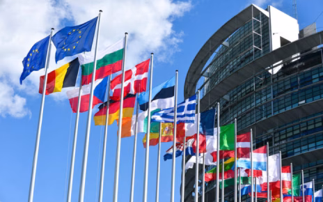 Ue, Tiso (Euromò): "Italia da paese fondatore a fantasma di Bruxelles" 4 ue 1 696x462 1