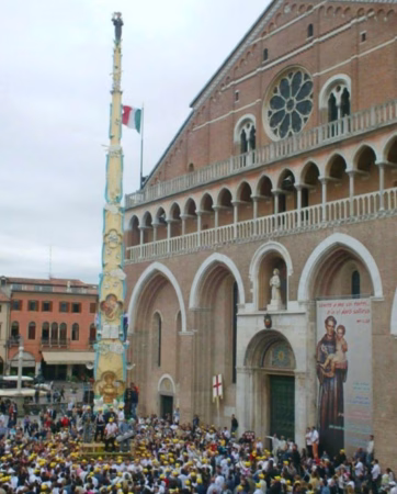 Brusciano, Festeggiato il Santo Taumaturgo Antonio di Padova 12 12. Ballata del Giglio di Brusciano a Padova 31.5.2009