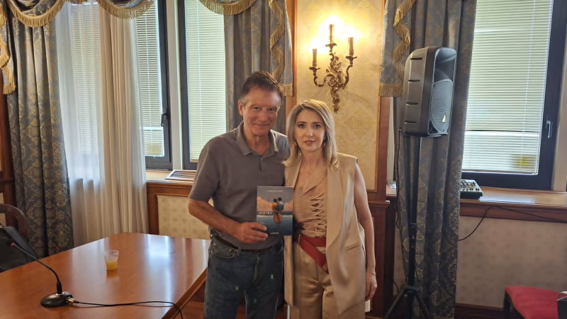 L'oceano che ci abita, Floriana Nappi e il viaggio poetico nelle profondità dell'anima 5 30624978 e57b 4515 af80 755a03ca935c