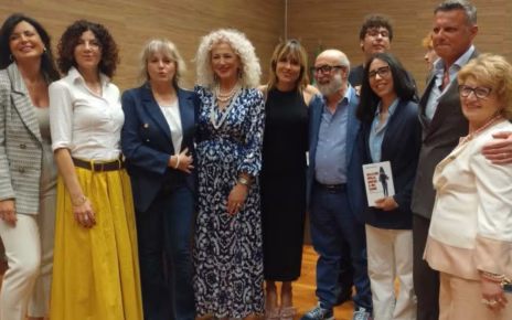 Cimitile applaude “Raccontami di TE”: il successo è l’amore per la vita che vince sul dolore 3 3b7c87c4 16ab 43ac 8819 003f87241527