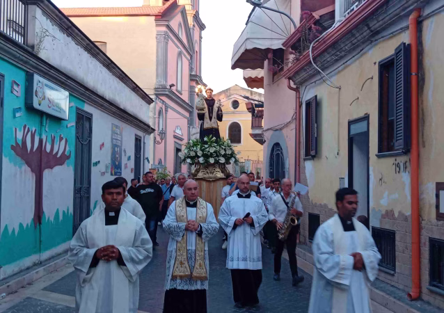 Brusciano, Festeggiato il Santo Taumaturgo Antonio di Padova 6 5. Processione S. Antonio di Padova Parroco Don. S Prcaro Brusciano NA 13.6.2026