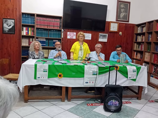 Dal dolore alla speranza: successo a Vico di Palma Campania per il libro di Felice Peluso 7 74a1b222 9502 4ff8 9edf e7b47afb6ed0