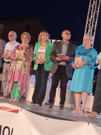 Premio Cimitile XXXI Edizione, "Dona un verso, salva una vita”: una serata di trionfo tra poesia, musica e giovani talenti 3 78db7a6e 084e 4920 bb11 1dc792de9add