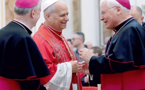 San Paolino, il santo dell’umanità ferita: il vescovo Marino chiama Nola a non restare spettatrice 4 Il vescovo Marino ad Acerra con papa Leone XIV