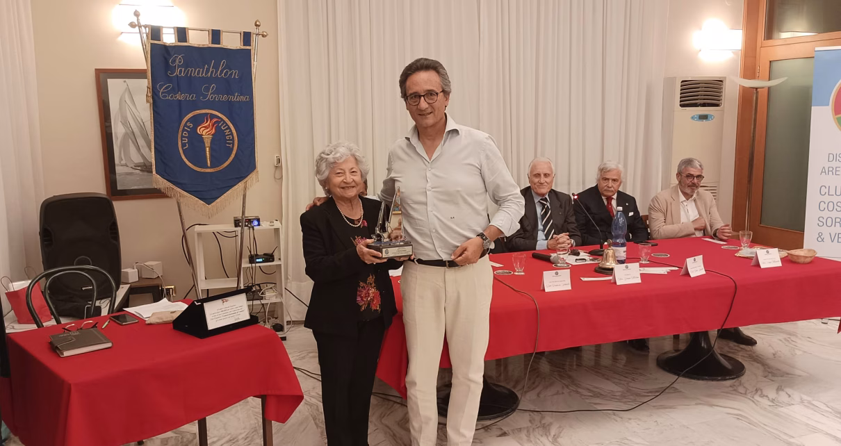 Premio a Gianluca Perasole