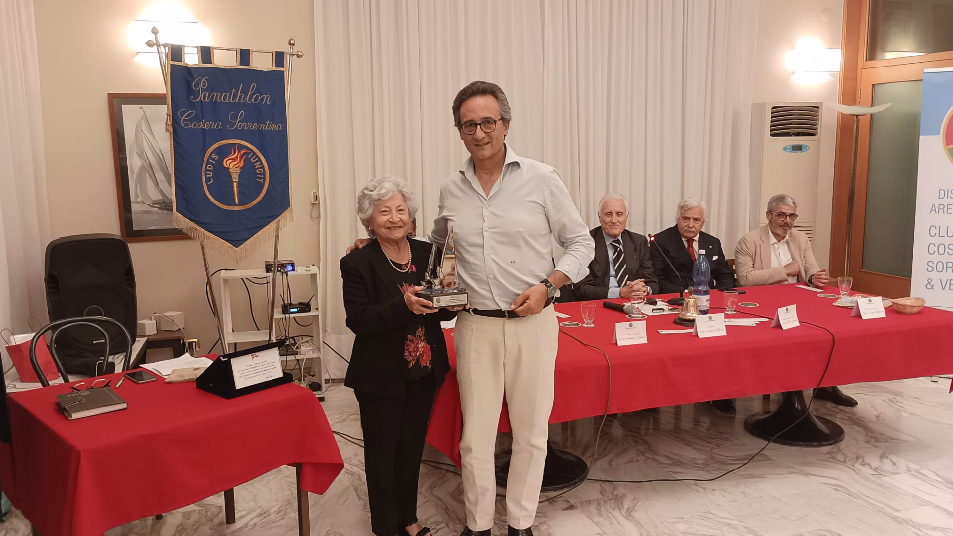 Premio a Gianluca Perasole
