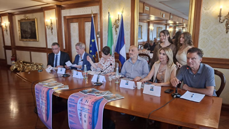 L'oceano che ci abita, Floriana Nappi e il viaggio poetico nelle profondità dell'anima 3 c343cc66 c7ff 4d18 b5ed 27dee3a1afbe