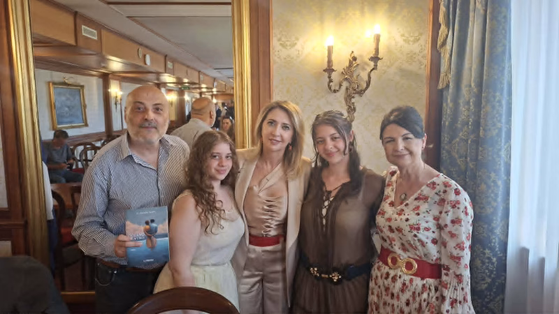 L'oceano che ci abita, Floriana Nappi e il viaggio poetico nelle profondità dell'anima 15 df1911ec 2e14 4b2f b19e af20415bf649