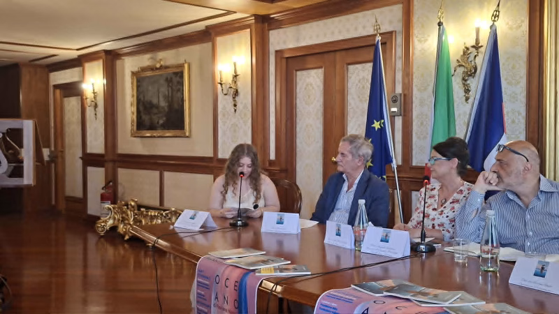 L'oceano che ci abita, Floriana Nappi e il viaggio poetico nelle profondità dell'anima 8 e4aee5fd 136c 46a4 8345 11c11b2098df