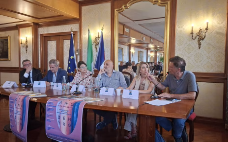 L'oceano che ci abita, Floriana Nappi e il viaggio poetico nelle profondità dell'anima 5 e9af405c 77c0 46f1 94f3 4efb86afa50b