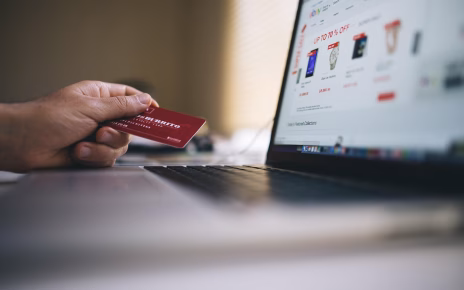 Dal 19 giugno cambiano le regole sui resi: perché gli e-commerce devono prestare attenzione 5 stocksnap ecommerce 2607114 1920