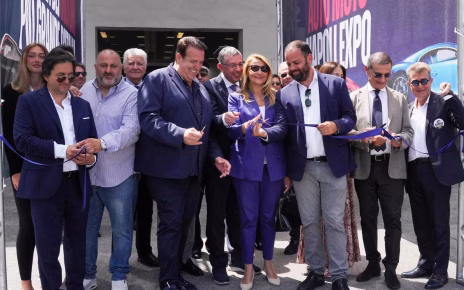 Automoto Napoli expo, grande successo con 75mila visitatori: +90% rispetto allo scorso anno 5 taglio nastro