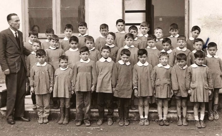 4. Nati 1956 con il maestro Antonio di Sarno Scuola Elementare Mariaglianella a.s. 1965 1966