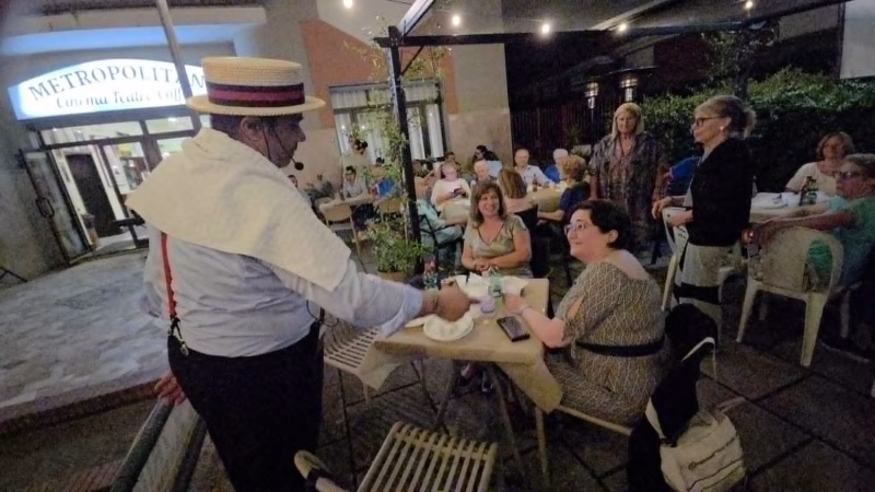 Sant'Anastasia, il trionfo della cultura al Metropolitan: la "Serata con Antonio Merone" conquista il pubblico 3 90560e9c 66e4 4c90 a08b 210d290c2ee6
