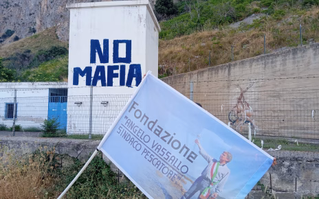 La bandiera della Fondazione Vassallo a Capaci: "Dove lo Stato fu colpito al cuore" 5 Vassallo