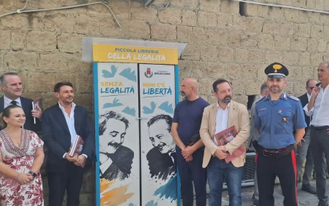 Brusciano, la Commissione parlamentare d’inchiesta visita la città: dalla rigenerazione della stazione Circumvesuviana alla nascita della Libreria della Legalità “Falcone e Borsellino” 3 d8e59627 5bde 49e4 8666 6371cb6947f3