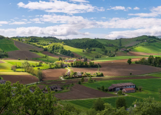 emilia romagna agricoltura colline campi by pixelshop adobe stock 750x500 1