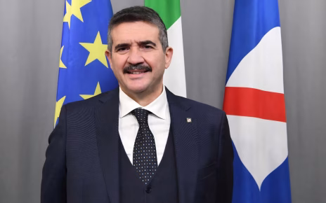 Campania, EAV. Simeone: "Con Diamantini si apre una nuova fase. Priorità alla Circumvesuviana e ai lavoratori" 4 foto Simeone