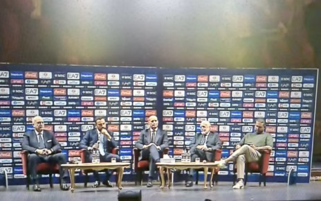 Napoli riparte da Allegri: "Una città pazzesca, ora il lavoro". Il San Carlo accoglie il tecnico del Centenario 71 maxallegri1