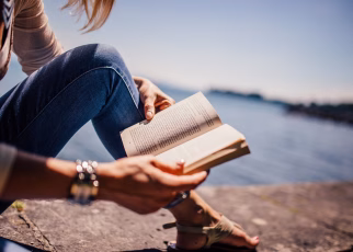 Il piacere di leggere insieme nell’era delle community digitali 57 stocksnap reading 925589 1920