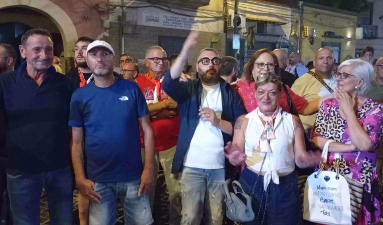 Brusciano, Paranza Volontari 1978 per Giglio Calzolaio Nola 2027 3 3. Serata Volontari 1978 con Striscione Calzolaio Nola 2027 Brusciano 30.7.2026