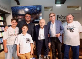 Napoli, alla Feltrinelli il libro di Iovino sui 100 anni del Napoli 46 f133033e 95fb 4499 8b22 51bc066e4225