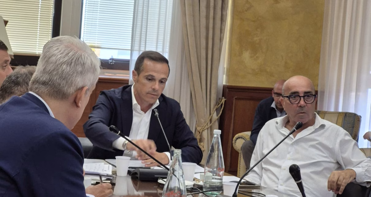 smarrazzo presiede commissione bilancio per sisma flegreo 02