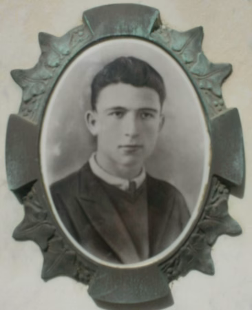 Brusciano ricorda gli internati militari e i partigiani: quattro storie di coraggio e memoria 2 1. Iannelli Francesco Brusciano NA 11.8.1922 Germania 20.1.1945