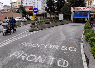 Scampia, bimbo con autismo torna da scuola con lividi e graffi: la famiglia denuncia presunti maltrattamenti 27 60ba357c927dd7127949a42db9674353