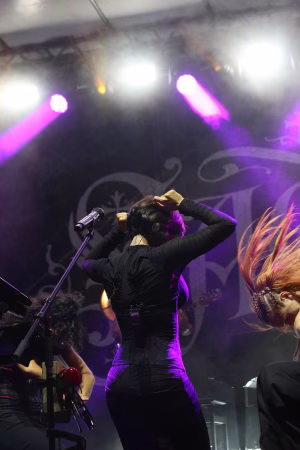Marigliano canta con Serena Brancale: una piazza piena diventa il cuore della città 4 791317560 10238795105689004 2592462374318728020 n