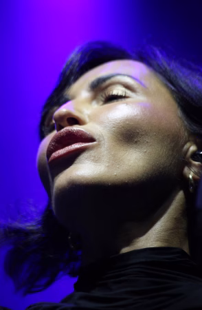 Marigliano canta con Serena Brancale: una piazza piena diventa il cuore della città 5 798984218 10238795091688654 9098339889358837806 n