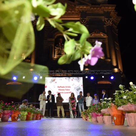San Giuseppe Vesuviano, al Fashion Show “La Rosa” premiate quattro eccellenze del giornalismo campano 3 799674028 18121863845480874 2825821658813461293 n