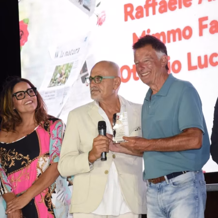 San Giuseppe Vesuviano, al Fashion Show “La Rosa” premiate quattro eccellenze del giornalismo campano 10 800436577 18121863989480874 8116611934065192971 n