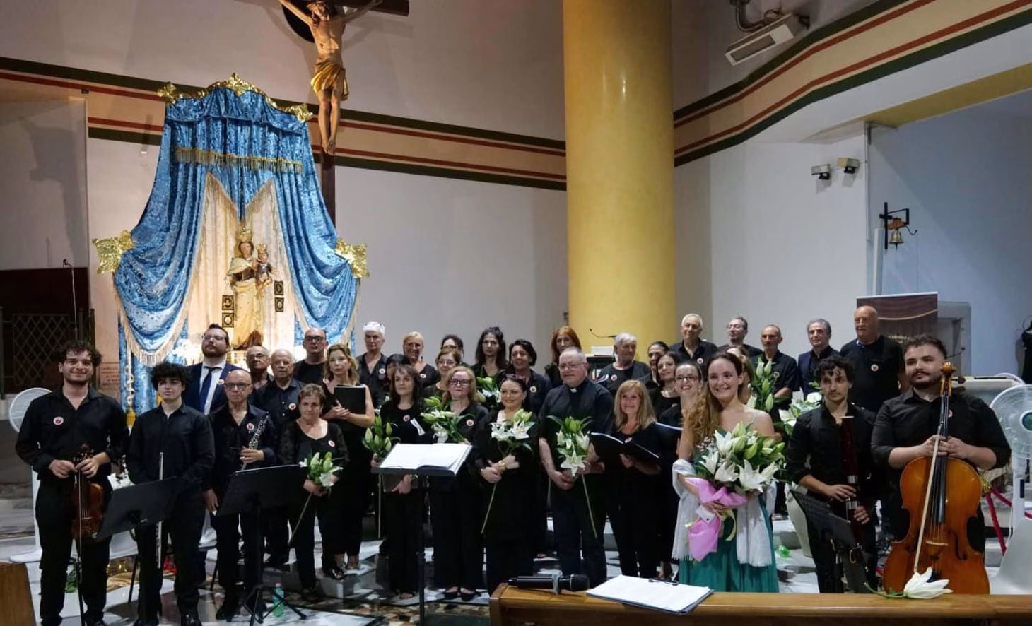 FOTO GRUPPO CORO SANTI COSMA E DAMIANO
