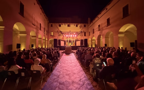 Casamarciano, sold out la prima serata del Festival nazionale del Teatro 3 IMG 1668 scaled 1