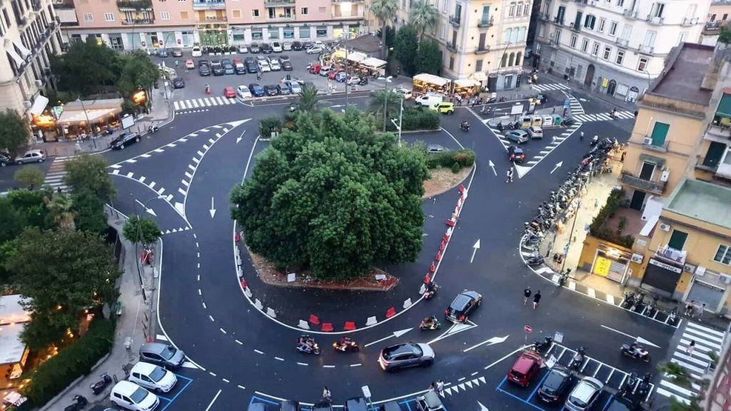 Napoli piazza degli Artisti