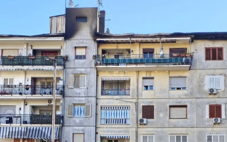 Incendio in una palazzina a Melito, evacuate 26 famiglie e una scuola vicina 24 1791973421441 incendio Melito