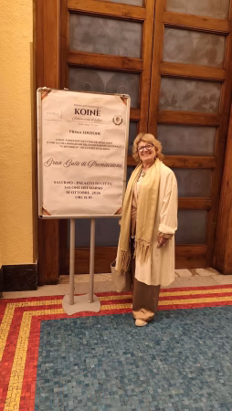 Salerno capitale della cultura: ad Adelina Mauro il Premio alla Cultura 2026 di “Koiné Intersezioni d’Arte” 9 844437877 29023432443948660 6906836785905333807 n