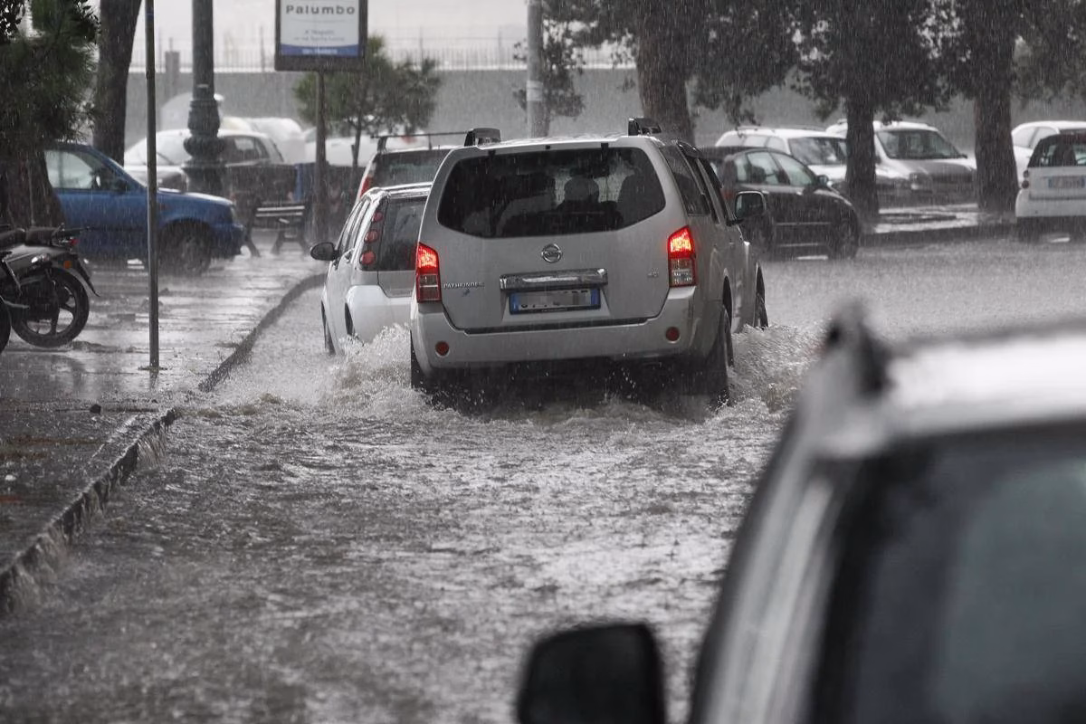 napoli alluvione colpisce la citta